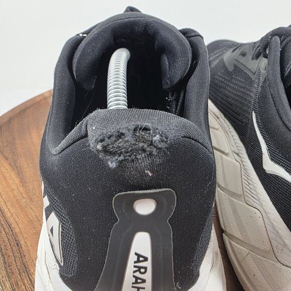 Hoka One One Arahi 7 Mens Black White Size 11 2E Wide Running Shoes 1147870 BWHT